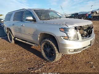 2017 Chevrolet Suburban, VIN 1GNSKHKC6HR256585. Фото 1 з 6 з аукціону IAAI. Каталог авто зі США OpenDataCar.