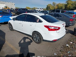 2014 Ford Focus, VIN 1FADP3F25EL144243. Zdjęcie 3 z 6 z aukcji IAAI. Katalog aut z USA OpenDataCar.