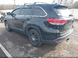 2018 Toyota Highlander, VIN 5TDKZRFHXJS533763. Zdjęcie 3 z 6 z aukcji IAAI. Katalog aut z USA OpenDataCar.