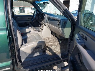 2002 Chevrolet Suburban 2500, VIN 3GNGC26G72G314272. Фото 5 из 6 с аукциона IAAI. Каталог авто из США OpenDataCar.