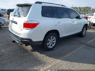 2011 Toyota Highlander, VIN 5TDBK3EHXBS075968. Photo 4 of 6 from IAAI auction. OpenDataCar US salvage catalog.