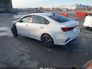 2024 Kia Forte, VIN 3KPF24AD3RE807842. Фото 3 з 6 з аукціону IAAI. Каталог авто зі США OpenDataCar.