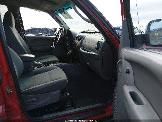 2005 Jeep Liberty, VIN 1J4GL48K95W618564. Фото 5 из 6 с аукциона IAAI. Каталог авто из США OpenDataCar.