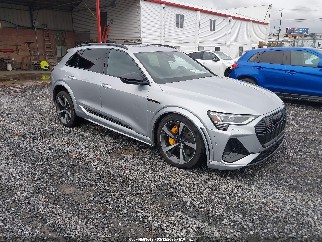 2022 Audi e-tron S, VIN WA1ACBGE3NB039633. Фото 1 из 6 с аукциона IAAI. Каталог авто из США OpenDataCar.