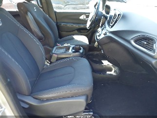 2019 Chrysler Pacifica, VIN 2C4RC1FG9KR532266. Фото 5 з 6 з аукціону IAAI. Каталог авто зі США OpenDataCar.