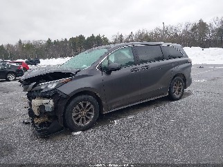 2025 Toyota Sienna, VIN 5TDKRKEC6SS225777. Фото 2 з 6 з аукціону IAAI. Каталог авто зі США OpenDataCar.