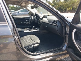 2017 Bmw 3 Series, VIN WBA8A9C38HAC99897. Zdjęcie 5 z 6 z aukcji IAAI. Katalog aut z USA OpenDataCar.