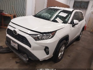 2020 Toyota RAV4, VIN 2T3P1RFV9LW125498. Фото 2 из 6 с аукциона IAAI. Каталог авто из США OpenDataCar.