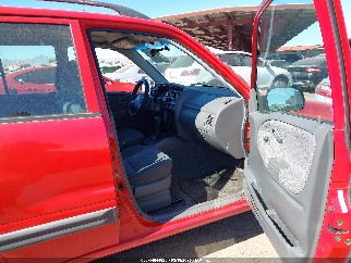 2001 Chevrolet Tracker, VIN 2CNBE13C816932229. Фото 5 из 6 с аукциона IAAI. Каталог авто из США OpenDataCar.