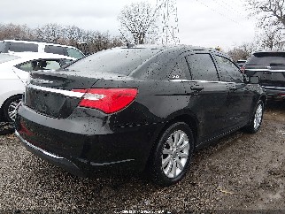 2012 Chrysler 200, VIN 1C3CCBBB5CN288608. Фото 4 из 6 с аукциона IAAI. Каталог авто из США OpenDataCar.