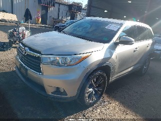 2016 Toyota Highlander, VIN 5TDJKRFHXGS326914. Фото 2 з 6 з аукціону IAAI. Каталог авто зі США OpenDataCar.