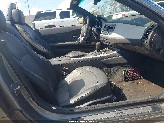 2005 Bmw Z4, VIN 4USBT33585LS54063. Фото 5 из 6 с аукциона IAAI. Каталог авто из США OpenDataCar.