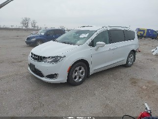 2017 Chrysler Pacifica, VIN 2C4RC1EG2HR585577. Photo 2 of 6 from IAAI auction. OpenDataCar US salvage catalog.