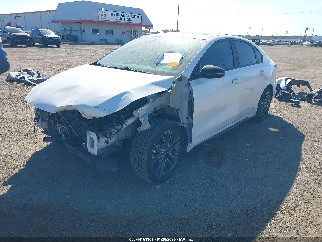 2023 Kia Forte, VIN 3KPF54ADXPE538906. Фото 2 з 6 з аукціону IAAI. Каталог авто зі США OpenDataCar.