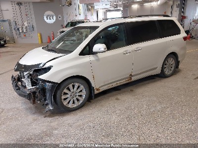 2015 Toyota Sienna, VIN 5TDYK3DC3FS531606. Фото 2 з 6 з аукціону IAAI. Каталог авто зі США OpenDataCar.