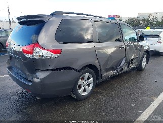 2013 Toyota Sienna, VIN 5TDKK3DC5DS389634. Фото 4 з 6 з аукціону IAAI. Каталог авто зі США OpenDataCar.