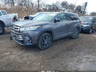2018 Toyota Highlander, VIN 5TDJZRFH5JS525324. Фото 2 з 6 з аукціону IAAI. Каталог авто зі США OpenDataCar.