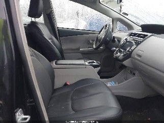 2015 Toyota Prius V, VIN JTDZN3EU2FJ040590. Фото 5 з 6 з аукціону IAAI. Каталог авто зі США OpenDataCar.
