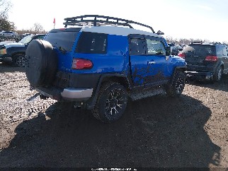 2007 Toyota FJ Cruiser, VIN JTEBU11F770067948. Фото 4 з 6 з аукціону IAAI. Каталог авто зі США OpenDataCar.