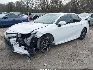 2021 Toyota Camry, VIN 4T1G11AKXMU515082. Photo 2 of 6 from IAAI auction. OpenDataCar US salvage catalog.