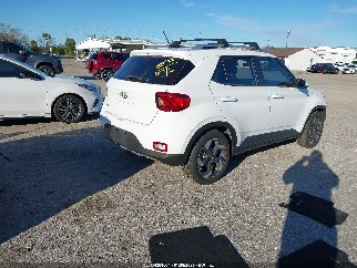 2024 Hyundai Venue, VIN KMHRC8A39RU341064. Zdjęcie 4 z 6 z aukcji IAAI. Katalog aut z USA OpenDataCar.