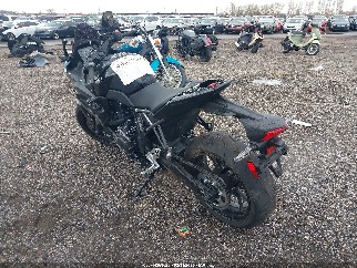 2025 Suzuki GSX800, VIN JS1EM13B6S7101027. Фото 3 з 6 з аукціону IAAI. Каталог авто зі США OpenDataCar.