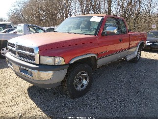 1995 Dodge Ram 1500, VIN 3B7HF13Z5SM108566. Фото 2 из 6 с аукциона IAAI. Каталог авто из США OpenDataCar.
