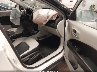 2021 Jeep Compass, VIN 3C4NJDCB0MT516049. Фото 5 з 6 з аукціону IAAI. Каталог авто зі США OpenDataCar.