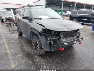 2020 Jeep Compass, VIN 3C4NJDDB8LT137801. Фото 1 из 6 с аукциона IAAI. Каталог авто из США OpenDataCar.