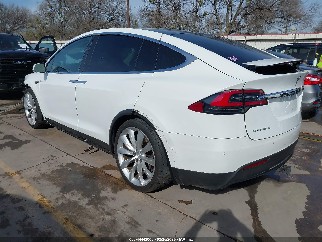 2017 Tesla Model X, VIN 5YJXCBE22HF043618. Фото 3 з 6 з аукціону IAAI. Каталог авто зі США OpenDataCar.