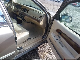 2006 Mercury Grand Marquis, VIN 2MEFM75V06X640228. Фото 5 з 6 з аукціону IAAI. Каталог авто зі США OpenDataCar.
