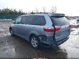 2017 Toyota Sienna, VIN 5TDKZ3DC5HS789663. Фото 3 з 6 з аукціону IAAI. Каталог авто зі США OpenDataCar.