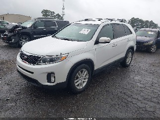 2014 Kia Sorento, VIN 5XYKT4A61EG463132. Фото 2 з 6 з аукціону IAAI. Каталог авто зі США OpenDataCar.