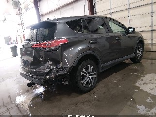 2017 Toyota RAV4, VIN 2T3BFREV2HW626771. Фото 4 з 6 з аукціону IAAI. Каталог авто зі США OpenDataCar.