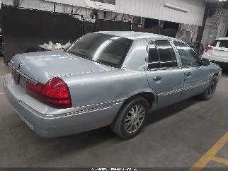 2004 Mercury Grand Marquis, VIN 2MEFM75W14X616817. Фото 4 з 6 з аукціону IAAI. Каталог авто зі США OpenDataCar.