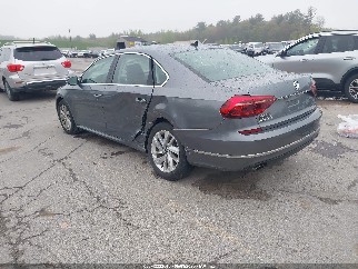 2018 Volkswagen Passat, VIN 1VWBA7A30JC033617. Zdjęcie 3 z 6 z aukcji IAAI. Katalog aut z USA OpenDataCar.