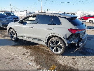 2023 Audi Q4 e-tron, VIN WA1L2BFZ8PP002633. Фото 3 из 6 с аукциона IAAI. Каталог авто из США OpenDataCar.
