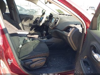 2016 Jeep Cherokee, VIN 1C4PJLCBXGW272976. Zdjęcie 5 z 6 z aukcji IAAI. Katalog aut z USA OpenDataCar.