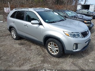 2015 Kia Sorento, VIN 5XYKTDA79FG554949. Фото 1 з 6 з аукціону IAAI. Каталог авто зі США OpenDataCar.