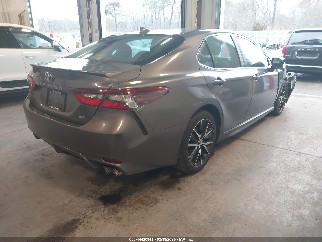 2021 Toyota Camry, VIN 4T1G11AK8MU480462. Фото 4 з 6 з аукціону IAAI. Каталог авто зі США OpenDataCar.