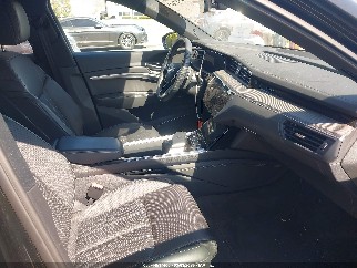 2024 Audi SQ8, VIN WA16CBGE7RB035127. Фото 5 из 6 с аукциона IAAI. Каталог авто из США OpenDataCar.