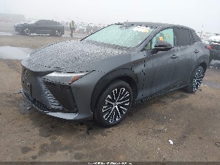 2023 Lexus RZ 450e, VIN JTJAAAAB8PA010977. Фото 2 з 6 з аукціону IAAI. Каталог авто зі США OpenDataCar.