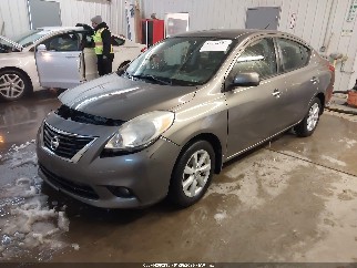 2013 Nissan Versa, VIN 3N1CN7AP9DL819507. Фото 2 з 6 з аукціону IAAI. Каталог авто зі США OpenDataCar.