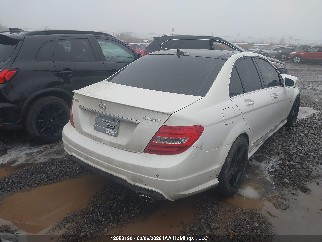 2012 Mercedes-benz C-Class, VIN WDDGF8JB0CA606074. Zdjęcie 4 z 6 z aukcji IAAI. Katalog aut z USA OpenDataCar.