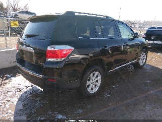 2013 Toyota Highlander, VIN 5TDBK3EH9DS271760. Photo 4 of 6 from IAAI auction. OpenDataCar US salvage catalog.
