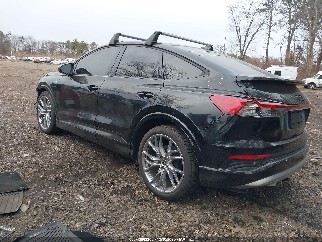 2025 Audi Q4 e-tron Sportback, VIN WA14UBFZ7SP032682. Фото 3 из 6 с аукциона IAAI. Каталог авто из США OpenDataCar.