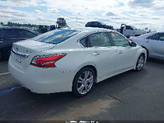 2015 Nissan Altima, VIN 1N4BL3AP7FC130111. Фото 4 з 6 з аукціону IAAI. Каталог авто зі США OpenDataCar.