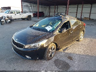 2018 Kia Forte, VIN 3KPFL4A70JE242509. Фото 2 з 6 з аукціону IAAI. Каталог авто зі США OpenDataCar.