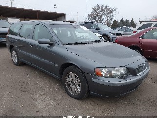 2004 Volvo V70, VIN YV1SW61T042405718. Фото 1 из 6 с аукциона IAAI. Каталог авто из США OpenDataCar.