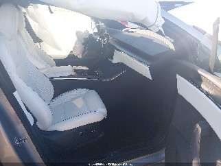 2024 Tesla Model X, VIN 7SAXCBE69RF453873. Фото 5 из 6 с аукциона IAAI. Каталог авто из США OpenDataCar.